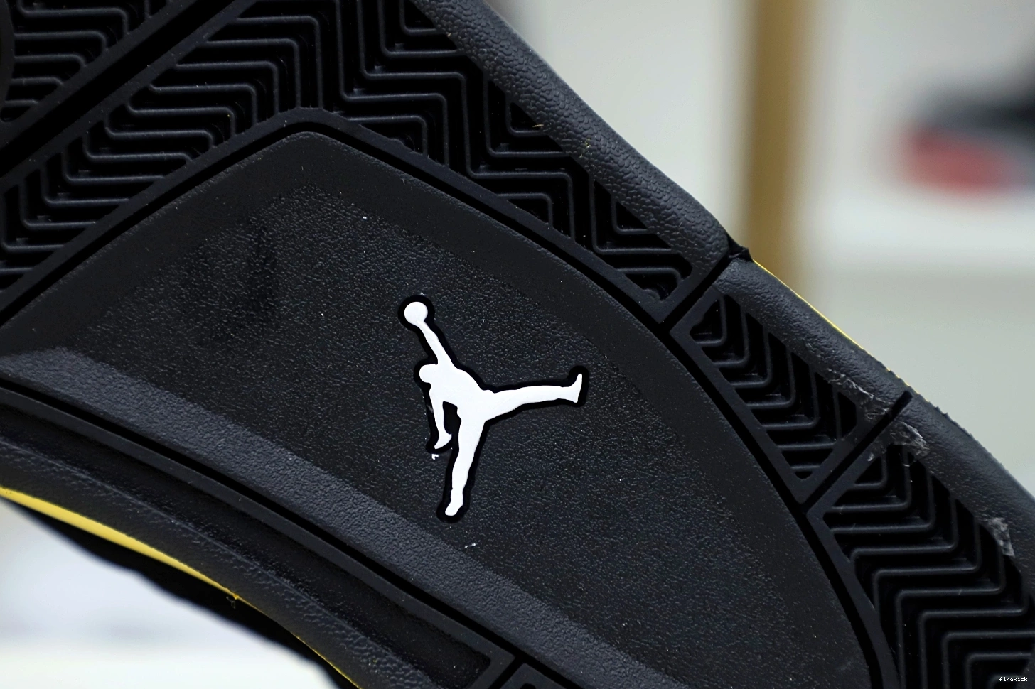 Air Jordan  Jordan4 2023 thunder 0926